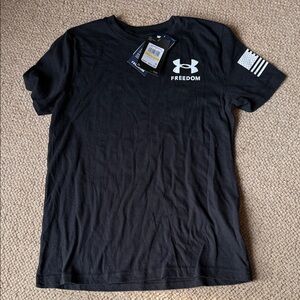 Under Armour boys  Black Freedom Tee-M
